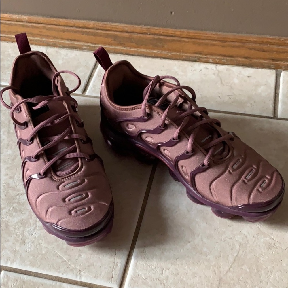 Nike vapormax plus women’s shoes